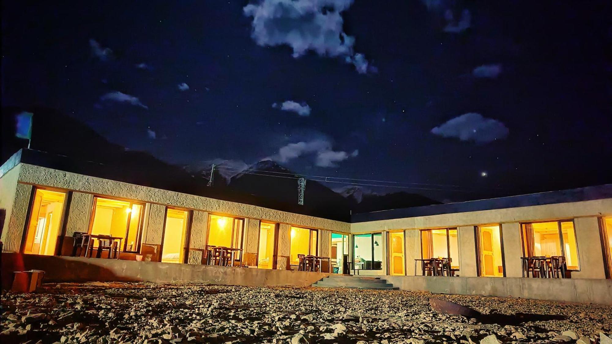 Mystic Pangong Hotel Spangmik ภายนอก รูปภาพ